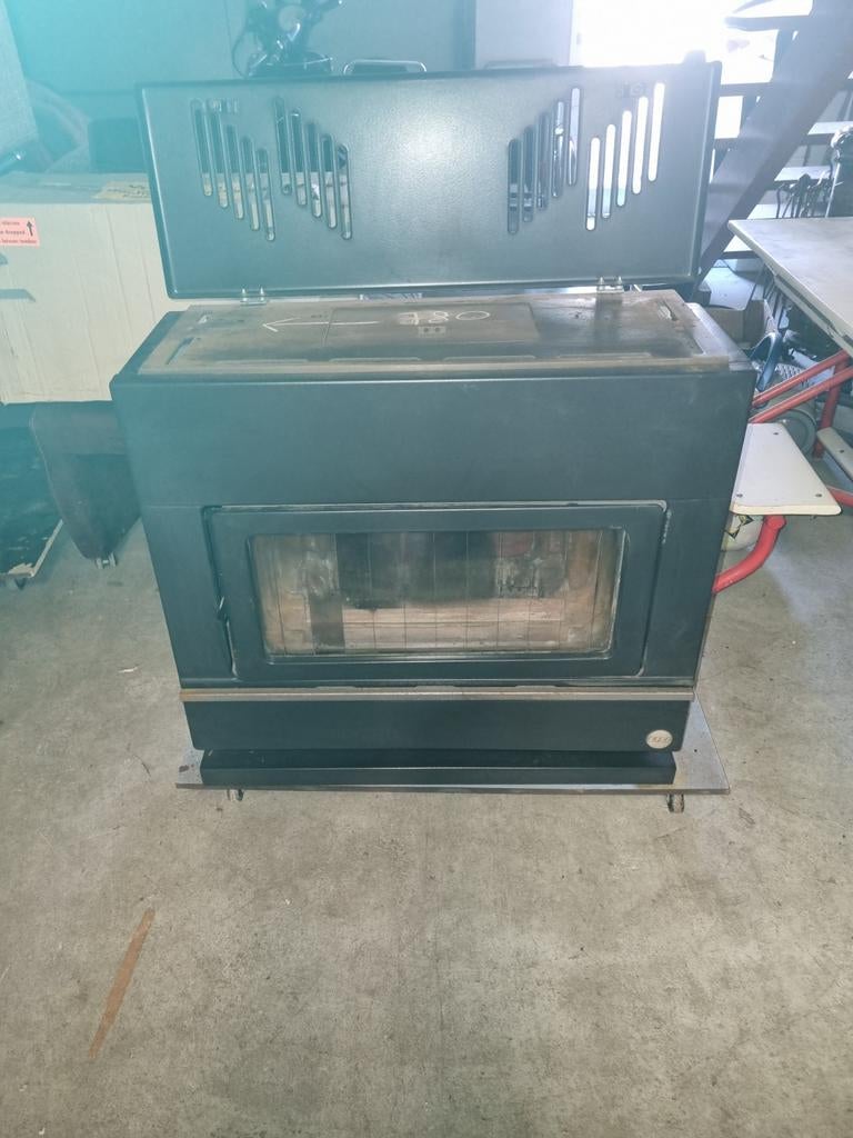 Kolenkachel  efel, Enlèvement ou Envoi, Poêle à charbon