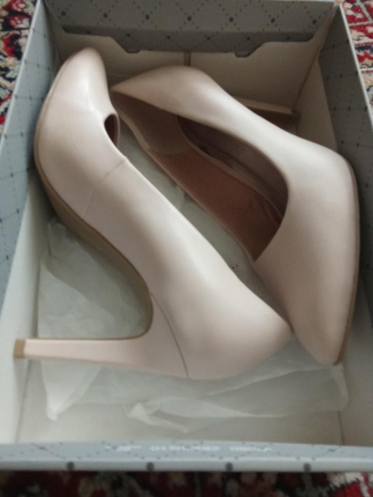 Chaussures, colliers et bracelets, Enlèvement ou Envoi, Chaussures