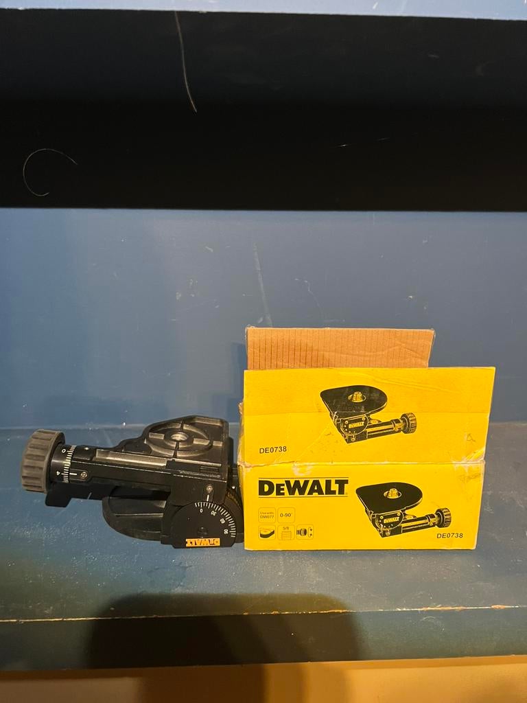 Dewalt de0738 hellingshoek adapter voor laser, Ophalen