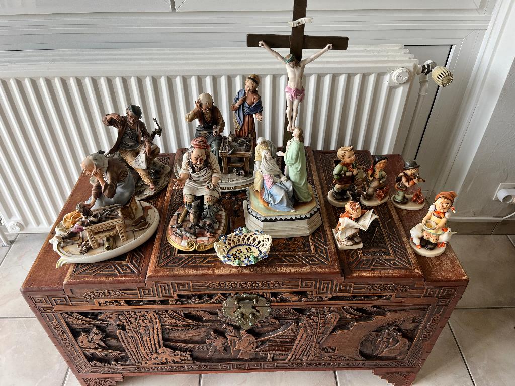 Beeldjes Hummel, Capodimonte, biscuit, Ophalen, Hummel