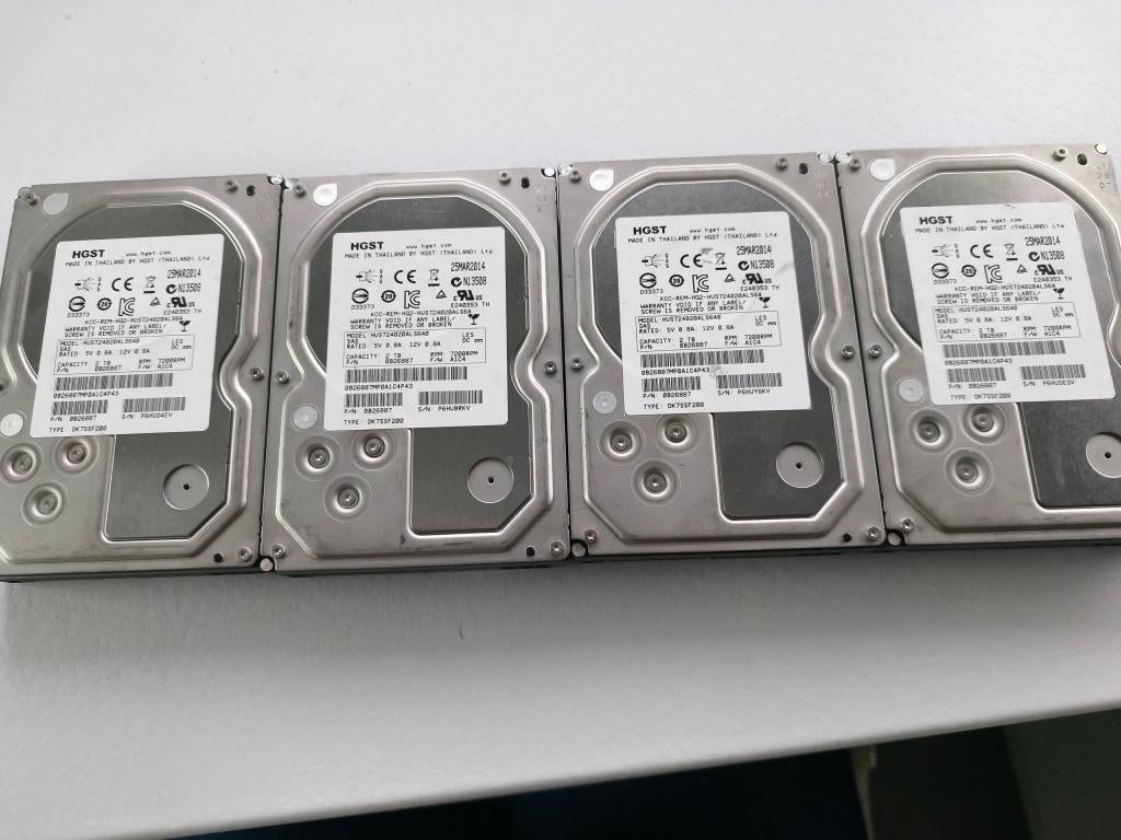 4 Harde SAS schijven van 2TB HGST, Informatique & Logiciels, Disques durs, Comme neuf, Desktop, Interne, SATA, Enlèvement