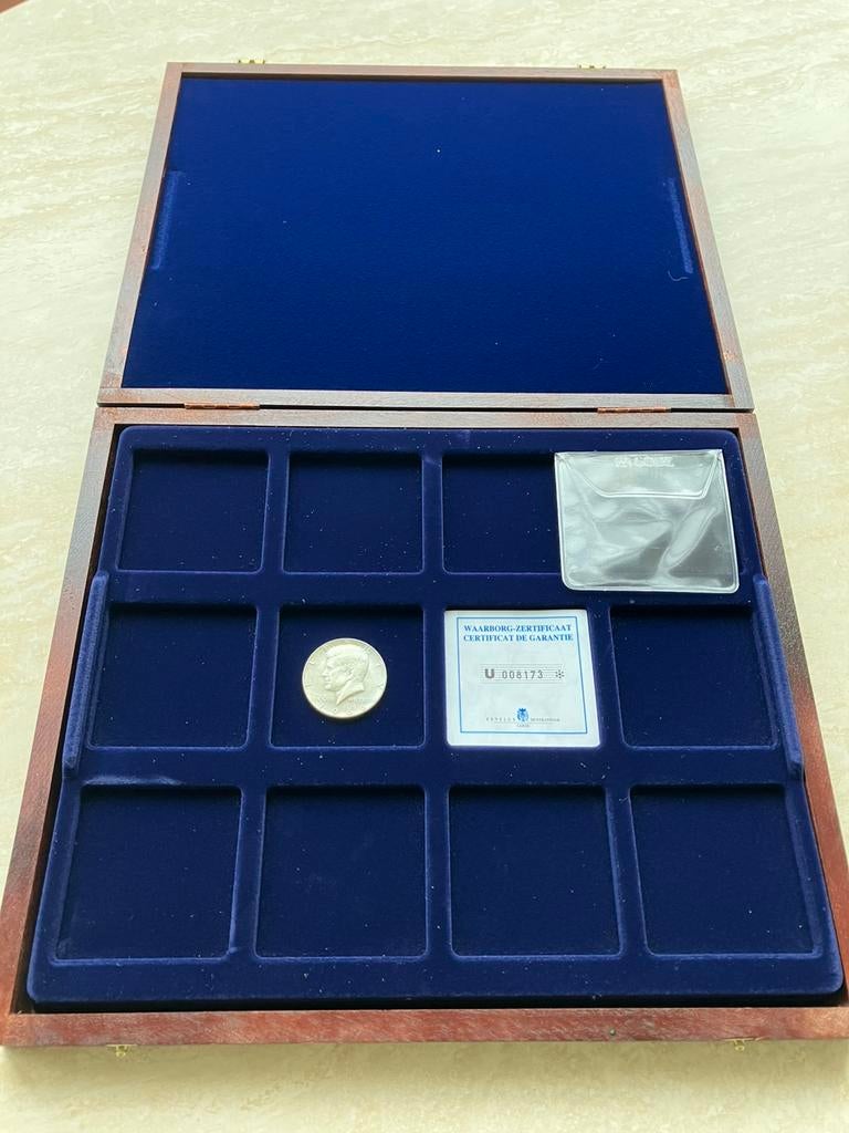 Opbergdoos/verzameldoos voor munten., Ophalen of Verzenden