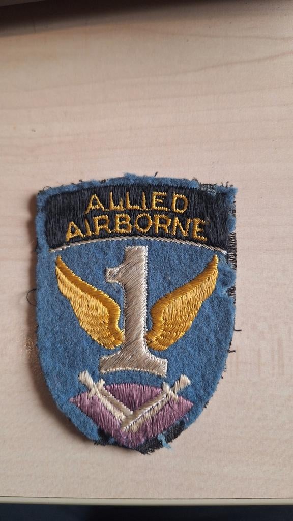 Insigne 1st Allied Airborne. US Ww2., Collections, Envoi