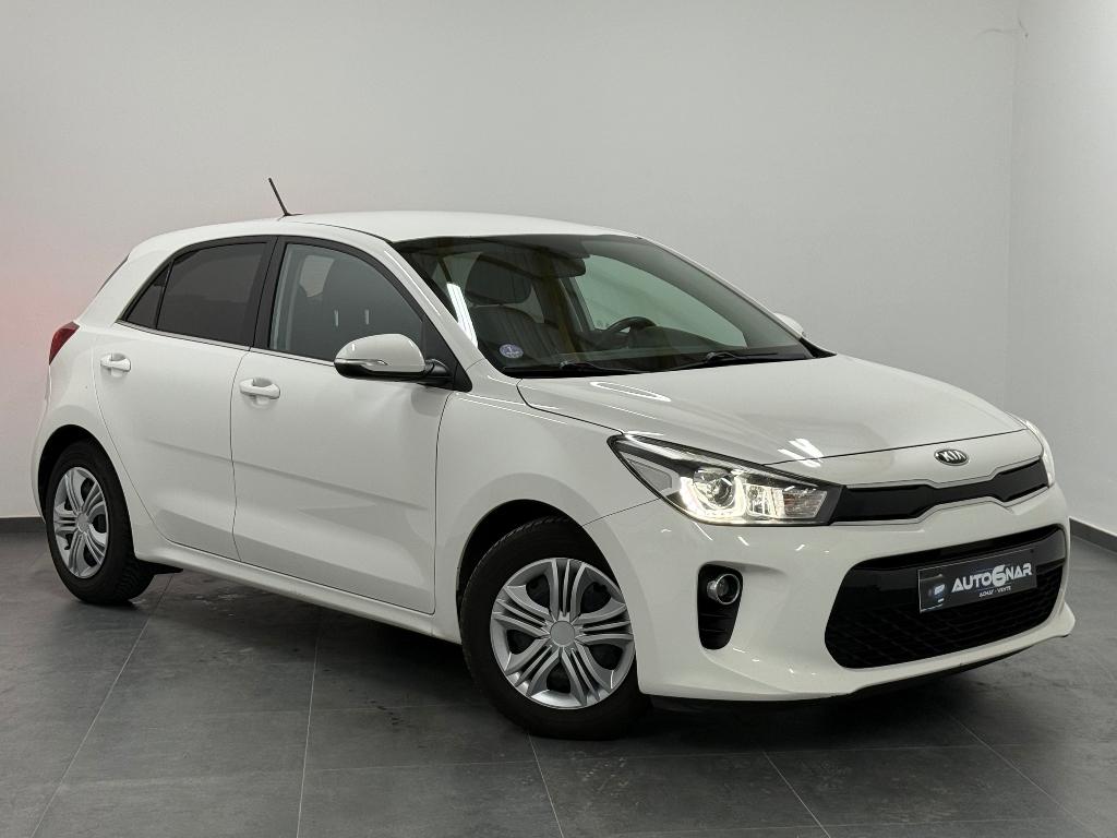 Kia Rio 1.2i Euro 6b - Navi - Camera - CarPlay - Carnet, Autos, Electronic Stability Program (ESP), Achat, Euro 6, Noir