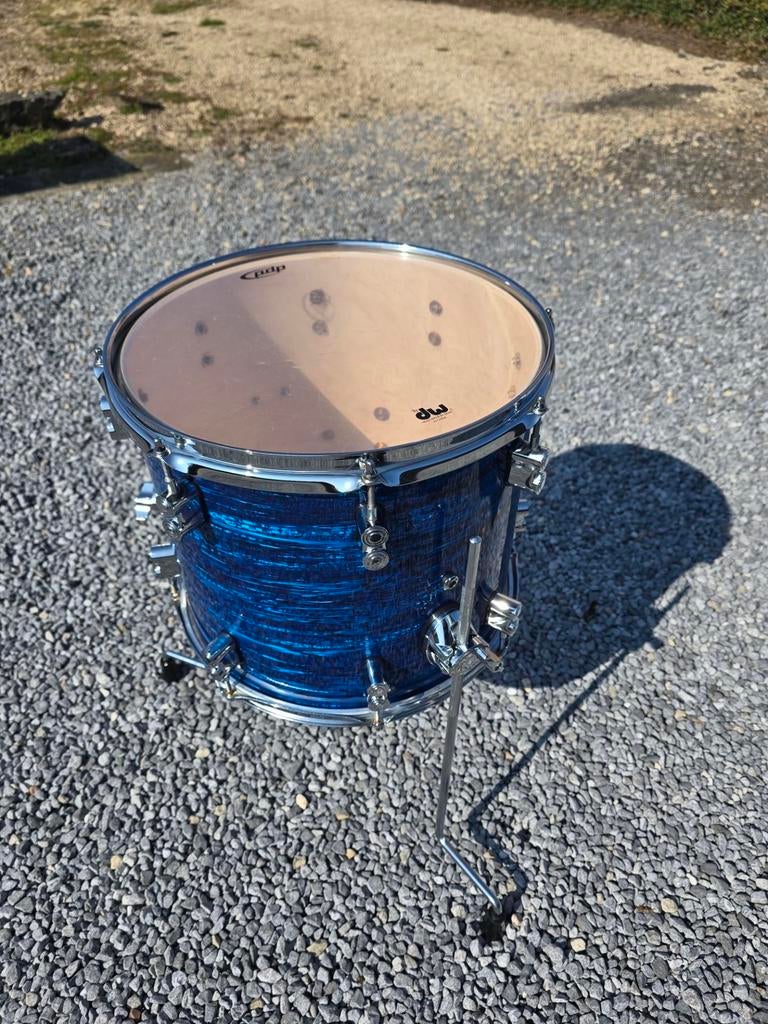 Maple PDP by DW Platinum Finishply Floor Tom + stiks 16 x 14, Musique & Instruments, Batteries & Percussions, Enlèvement ou Envoi