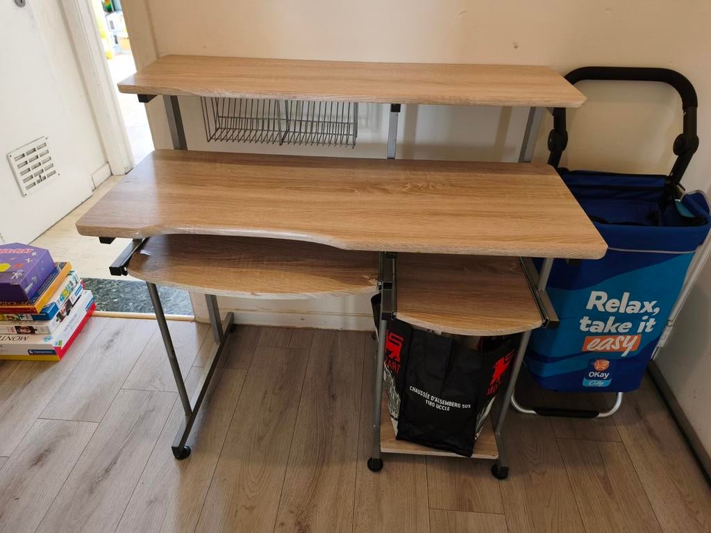 Bureau de couleur beige . A donner !!, Enlèvement, Beige