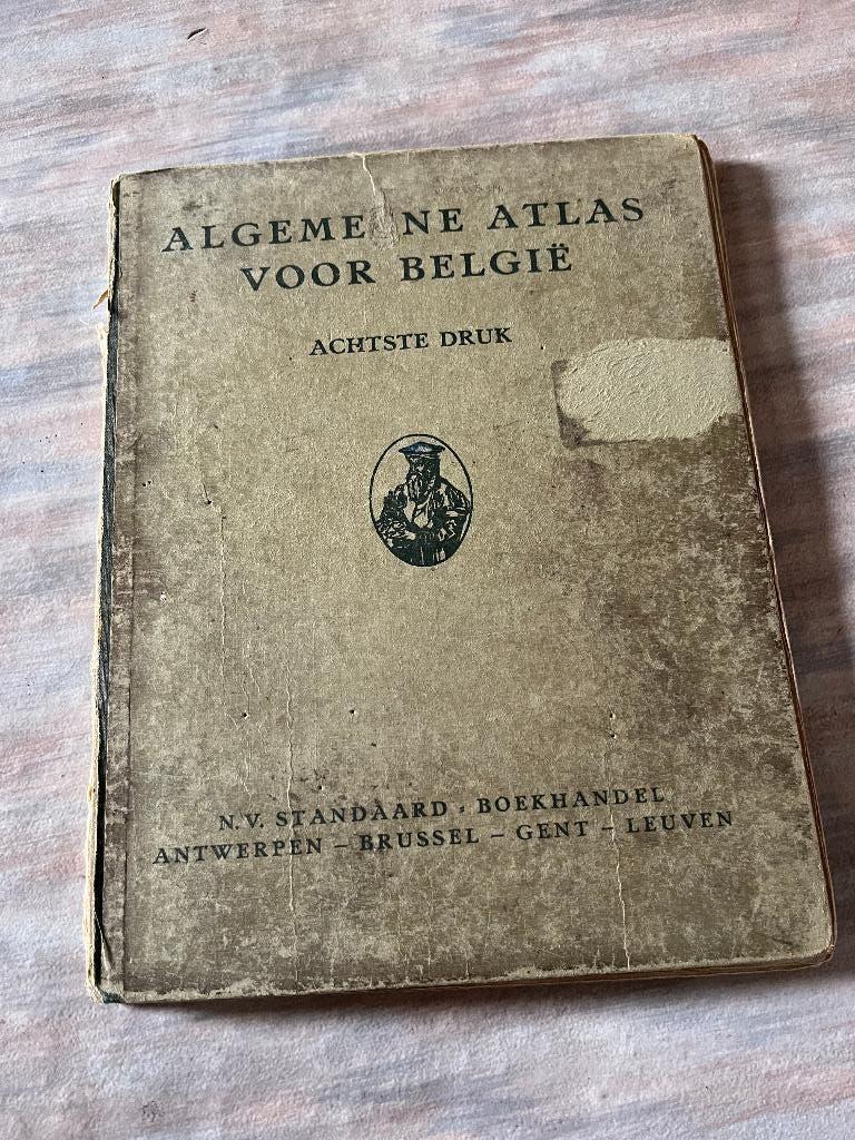 Algemene atlas van België (van 1941), Boeken, Atlassen en Landkaarten, Gelezen, Overige typen, Ophalen of Verzenden, 1800 tot 2000