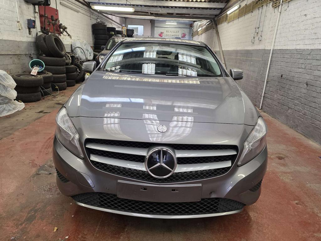 Mercedes-Benz A-Klasse 180 CDI AMG Line et 1 an de garantie, Auto's, Mercedes-Benz, Stof, Gebruikt, Euro 6, 1960 kg