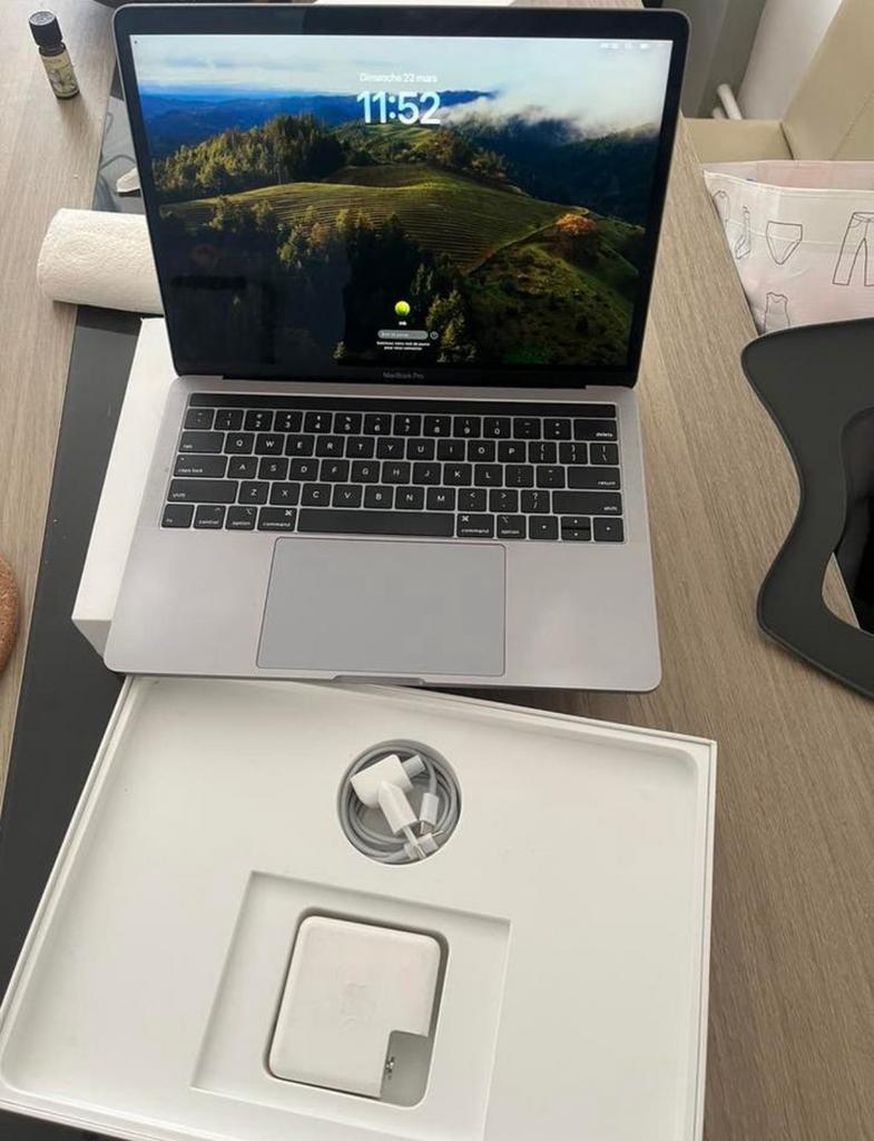 Macbook pro Touch bar 2019, Informatique & Logiciels, Enlèvement, Comme neuf, MacBook