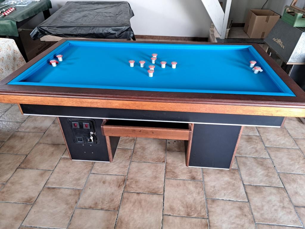 Billard à bouchons