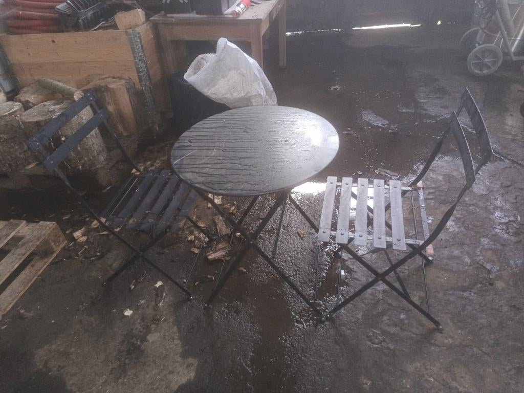 Ijzeren bistro set : 1 stoelen + tafel, Ophalen