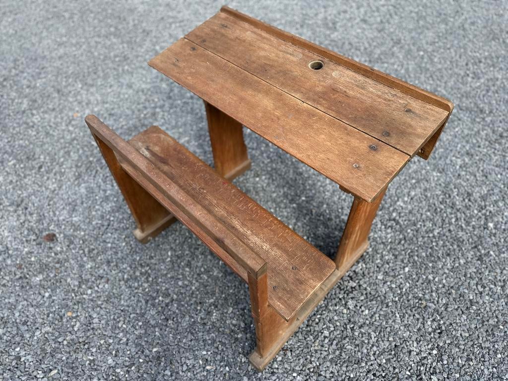 Ancien banc d’école, Enlèvement