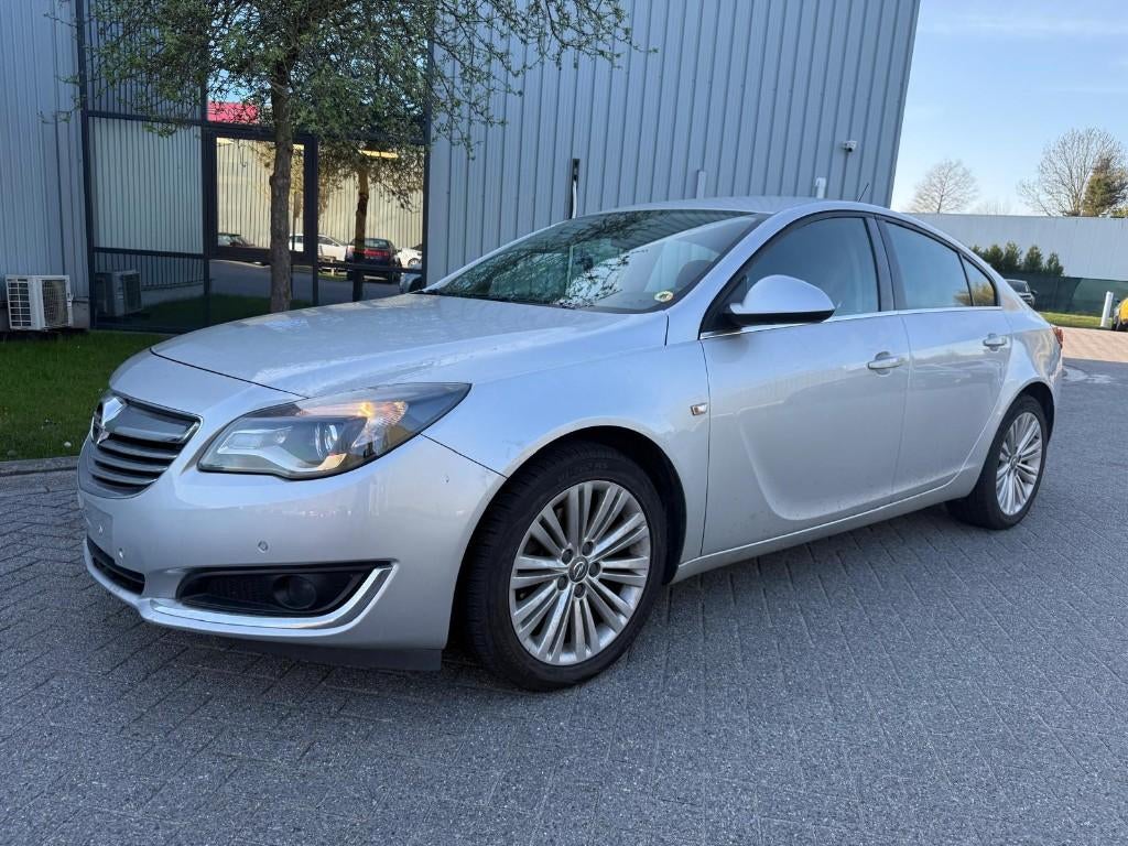 Opel insignia 1.6 benzine turbo bj 2014 84000 km export, Autos, Opel, Cuir, Entreprise, Carnet d'entretien, Noir