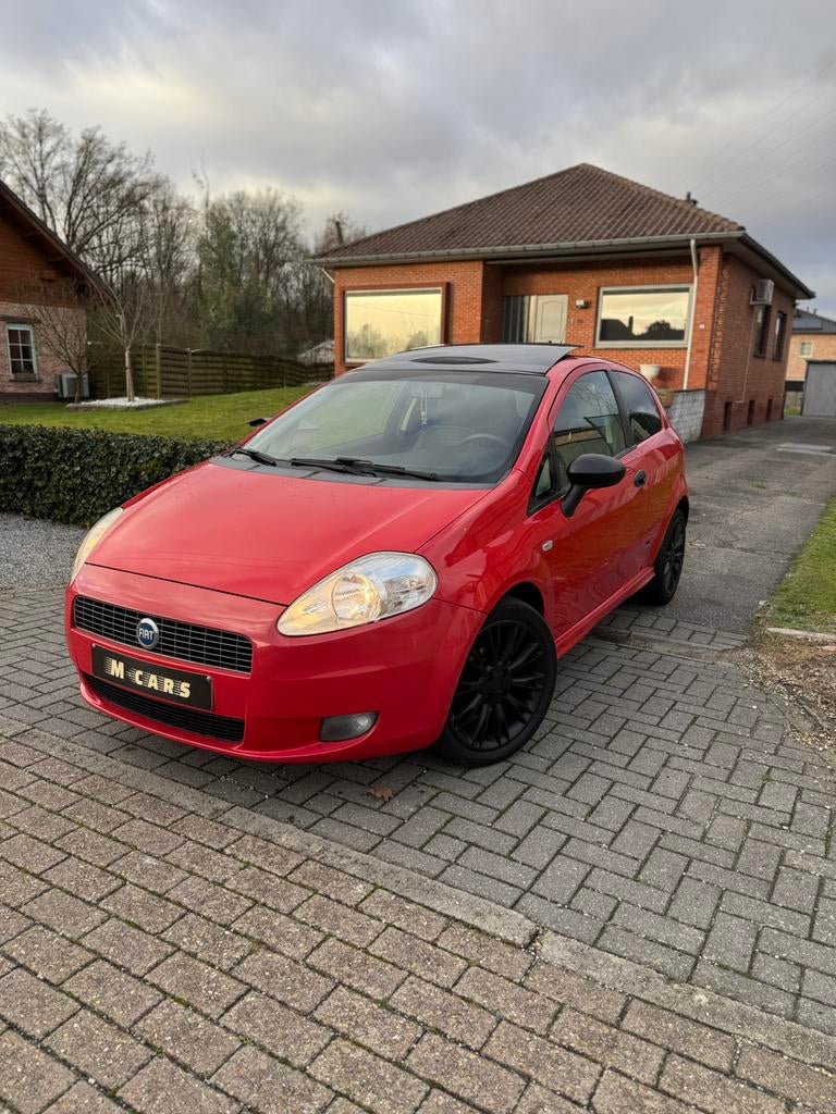 Fiat Punto 1.4 essence/toit panoramique, sièges en cuir,, Autos, Fiat, Achat, Boîte manuelle, Noir, Particulier