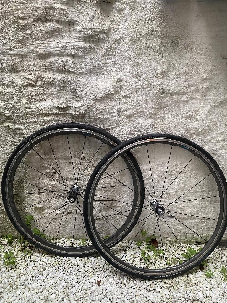 Shimano aero wielset 700c – carbon/aluminium velg – 11 speed, Ophalen, Zo goed als nieuw, Wiel, Shimano