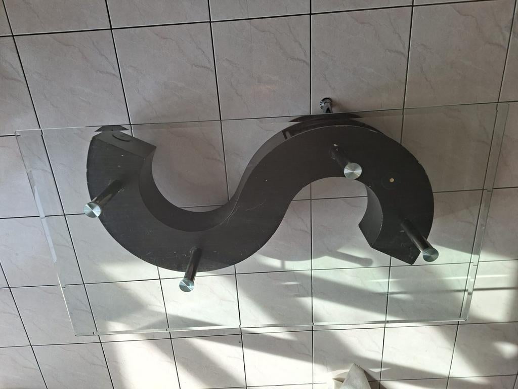 Table basse, Enlèvement