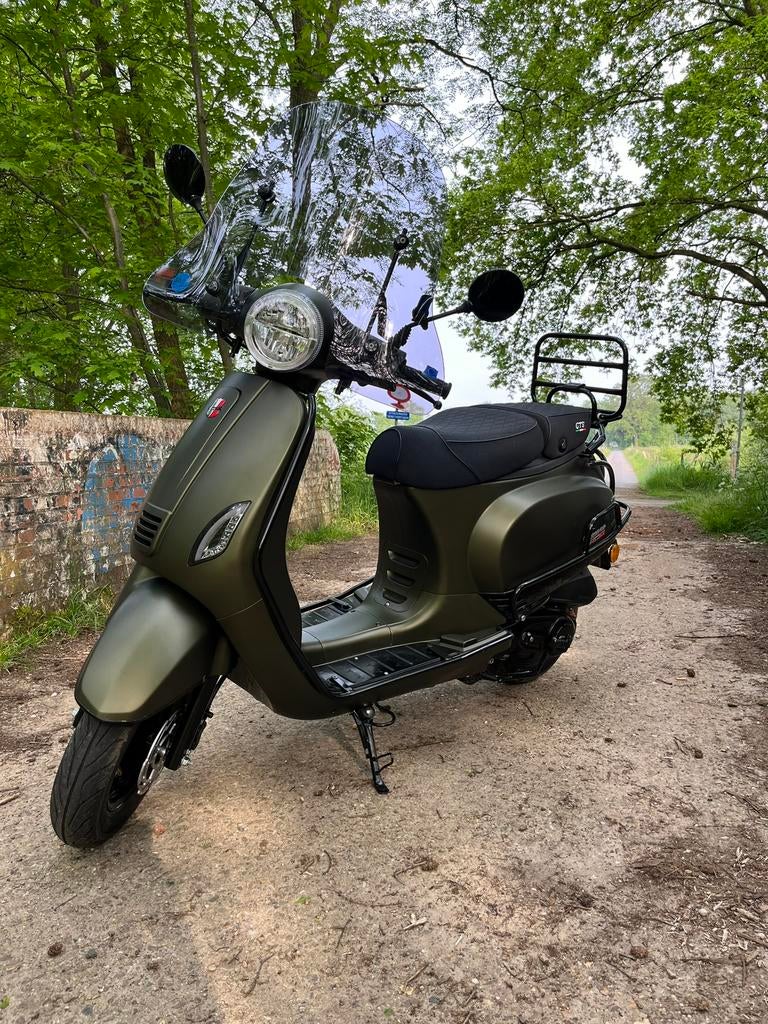 GTS Toscana Exclusive – Mat Olijfgroen – 2024 – 800 km, Fietsen en Brommers, Scooters | Overige merken, Ophalen, Klasse A (25 km/u)