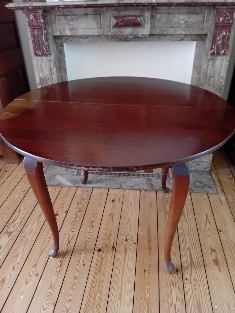 Table ronde en bois – Style ancien, Enlèvement, Utilisé