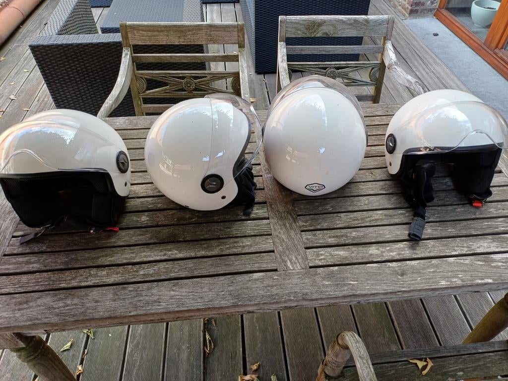 Casques Vespa, blancs, de taille S à XL, quelques fois, Vélos & Vélomoteurs, Enlèvement, Comme neuf
