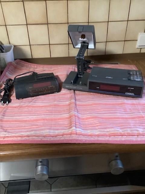 1klokradio merk Cosmel + 1 klokradio Maiko nieuw, Ophalen of Verzenden, Nieuw