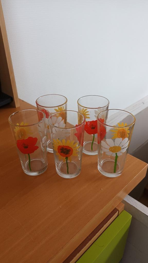 5 verres peace and love, Maison & Meubles, Verre ou Verres, Enlèvement ou Envoi, Comme neuf, Verre