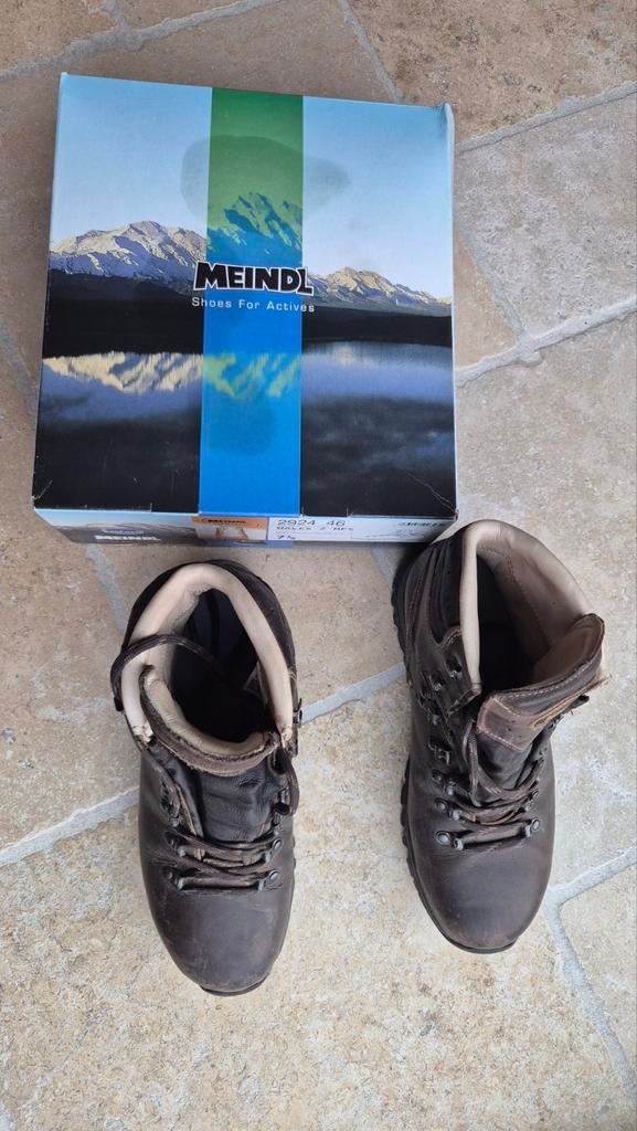 Wandelbotinnen Meindl, Ophalen, Schoenen