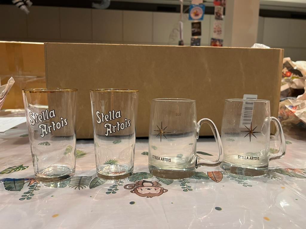 2 anciennes lunettes Stella Artois vintage rétro avec anses, Enlèvement ou Envoi, Neuf, Verre à bière