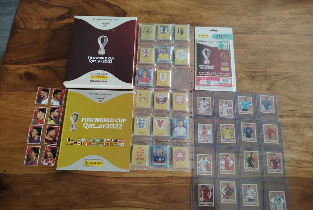 SET FULL Qatar FWC 2022 panini premium, Verzamelen, Stickers, Verzenden