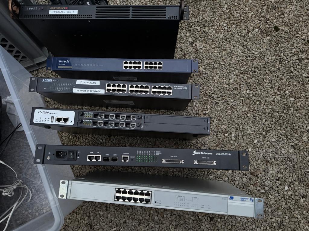 Uitzonderlijk lot ICT - telecommateriaal. Waarde>6.000 euro, Telecommunicatie, ISDN en ADSL, Zo goed als nieuw, Overige typen