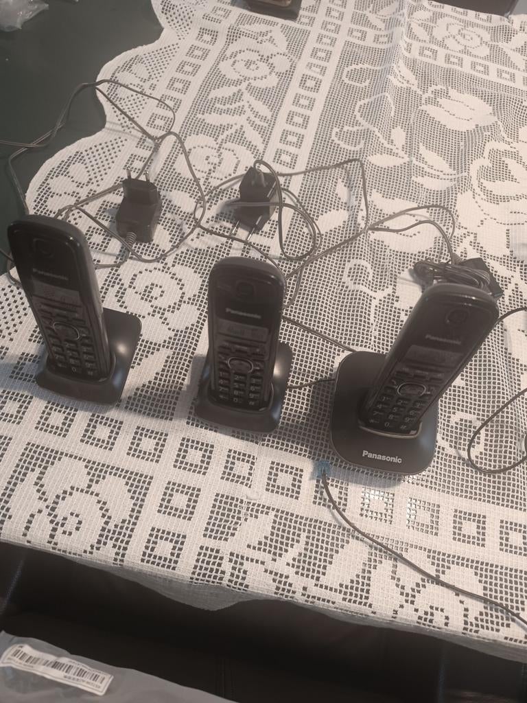 3 téléphones Panasonic, Enlèvement