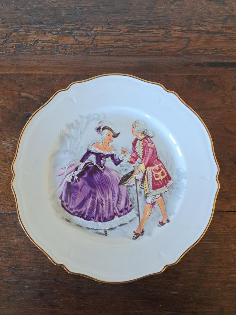 Assiette murale en porcelaine, Enlèvement