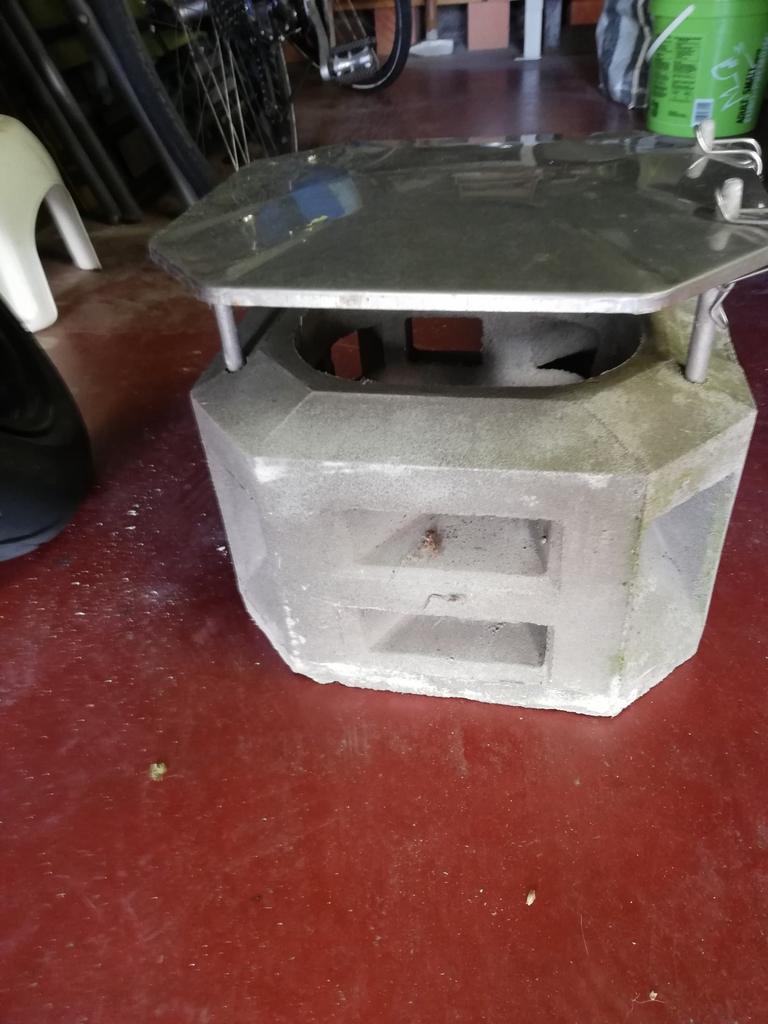 Schoorsteen afdekkap, Doe-het-zelf en Bouw, Dakpannen en Dakbedekking, Ophalen of Verzenden, Zo goed als nieuw