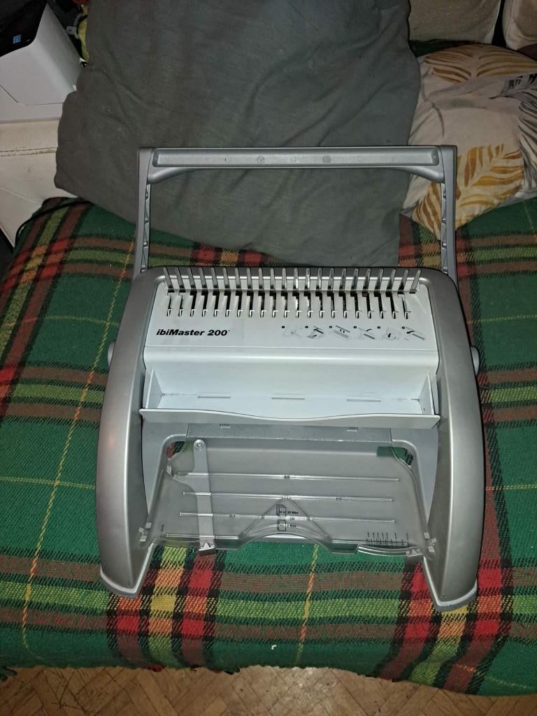 Machine à relier Ibico Ibimaster 200 Punch à vendre !, Enlèvement ou Envoi, Utilisé