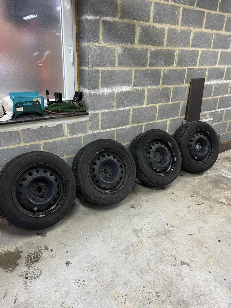 Jantes + Pneus Hiver Continental 215/60 R16, 16 pouces, Pneu(s), Enlèvement, Utilisé