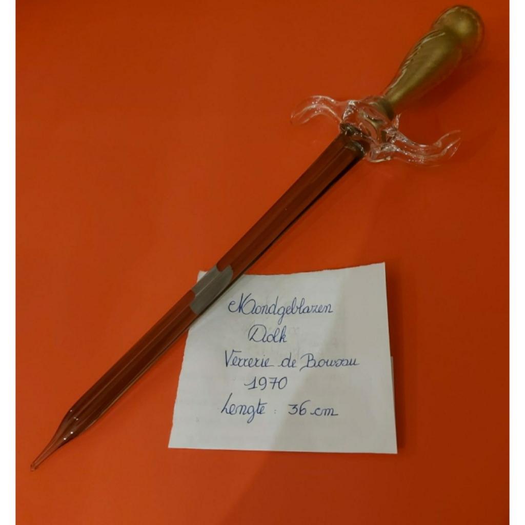 Mondgeblazen dolk (Boussu), Antiquités & Art, Antiquités | Verre & Cristal, Enlèvement