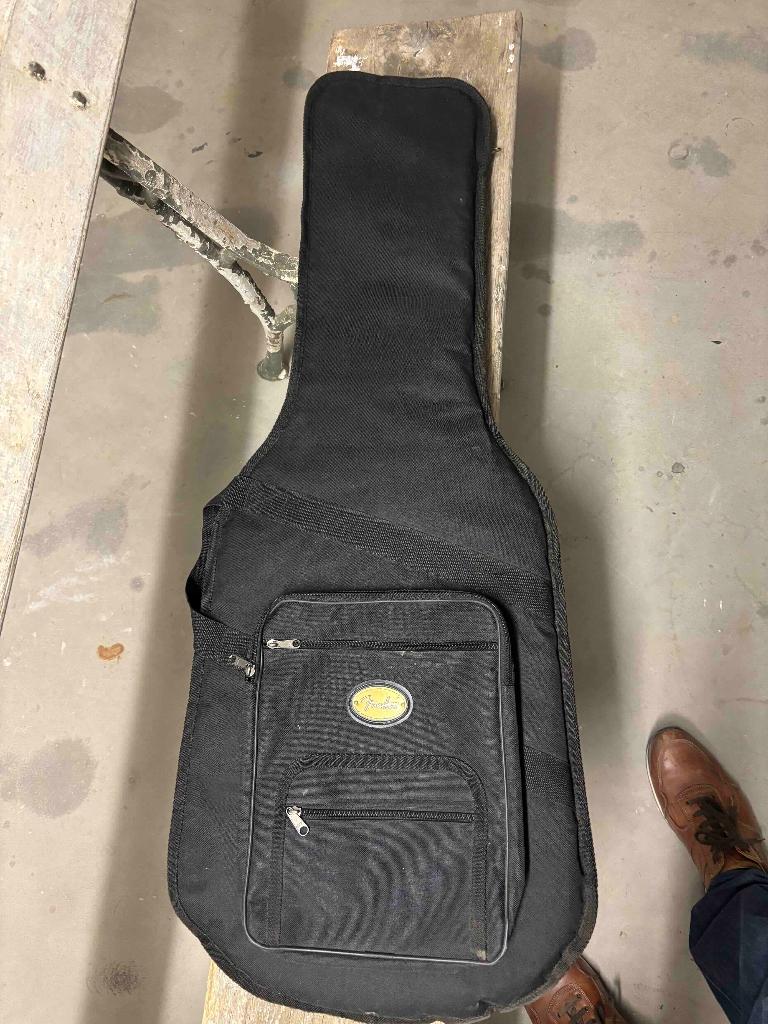 Housse de protection pour guitare de marque Fender, Musique & Instruments, Boîtiers & Valises, Enlèvement, Comme neuf, Guitare électrique