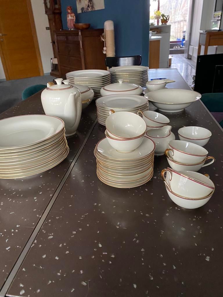 Vaisselle en porcelaine, Enlèvement