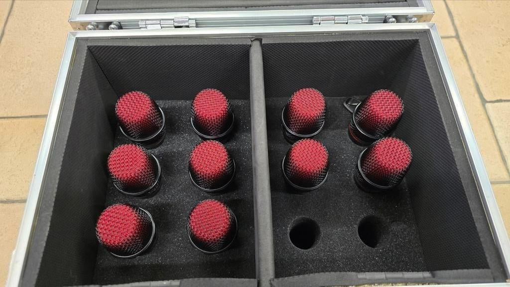 LOT DE 10 MICROS À CONDENSATEUR KSM 9G FLIGHT CASE, Musique & Instruments, Microphones, Enlèvement, Comme neuf, Micro chant