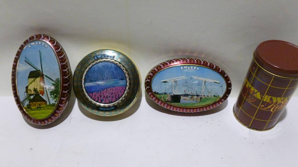 Lotje van 4 vintage Kwatta blikken., Enlèvement ou Envoi, Utilisé, Ustensile