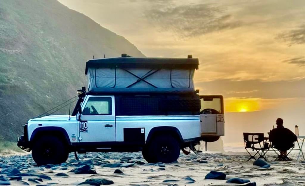 Land Rover Defender 4x4 camper autovakantie huur, In bos, Overige typen, Airconditioning, 1 slaapkamer