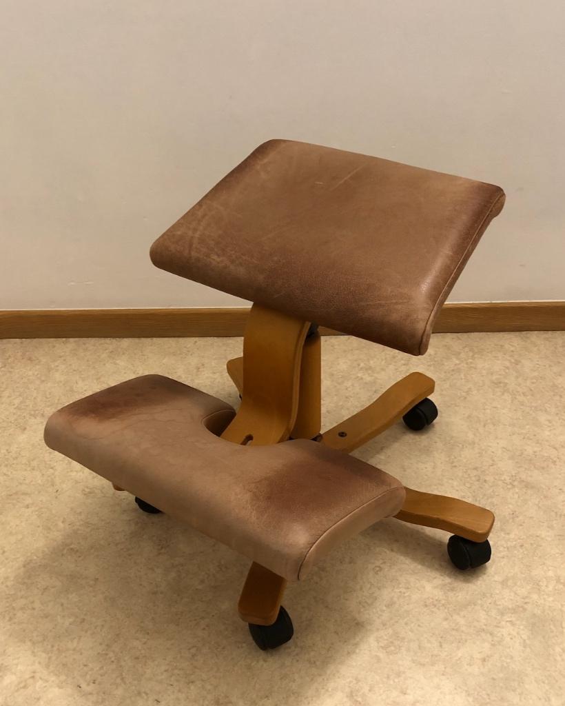 Ergonomische kniestoel van Storke, Ophalen, Ergonomisch, Gebruikt, Bureaustoel