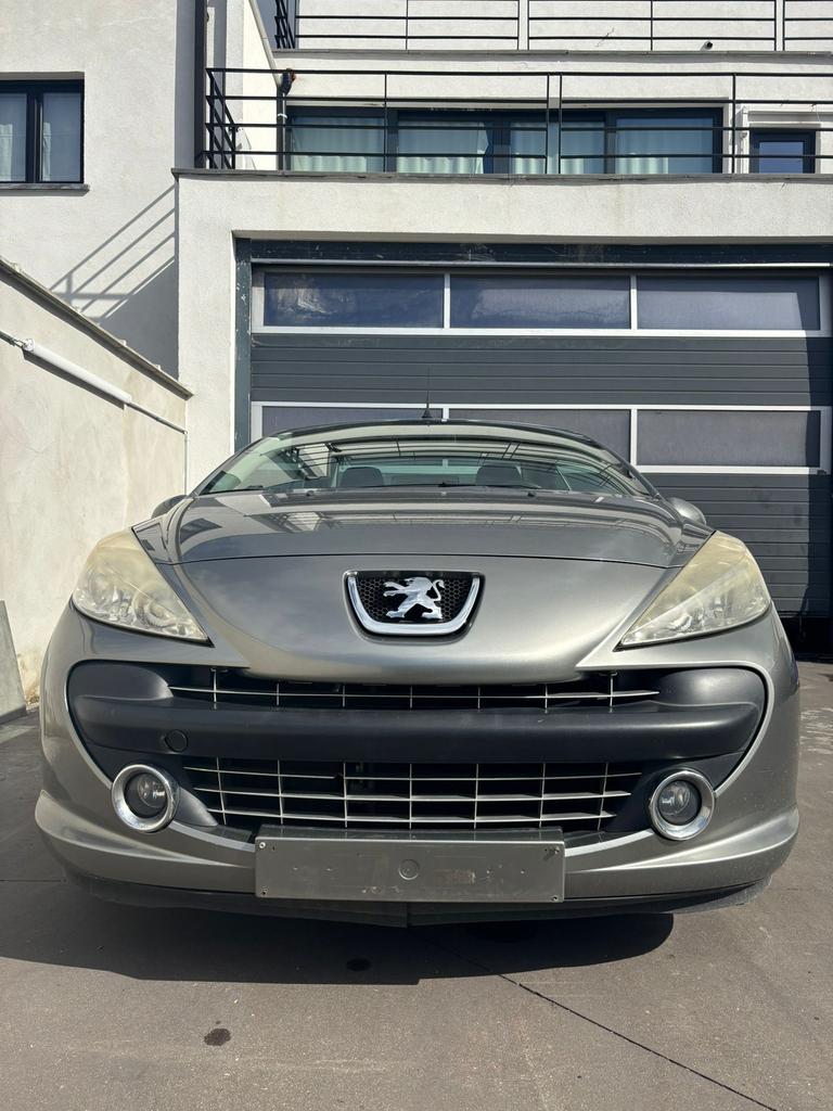 Peugeot 207 cabriolet 1.6 essence 2007 170 000 km, Autos, Peugeot, Argent ou Gris, Achat, Cabriolet, Boîte manuelle