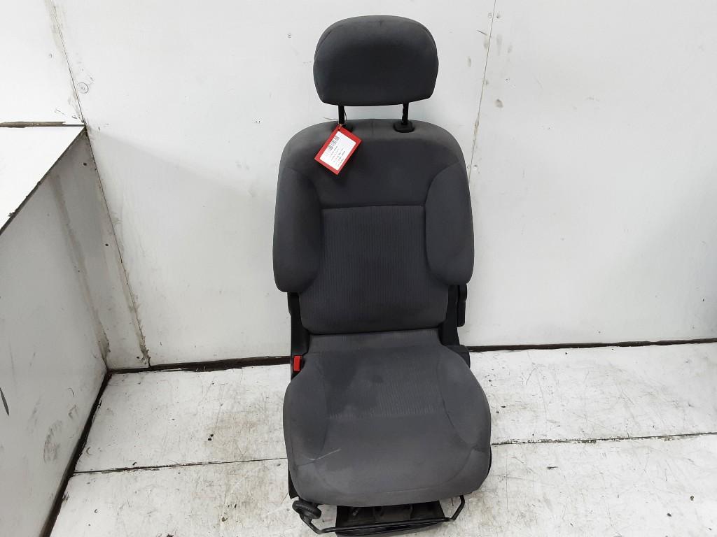 STOEL LINKS VOOR Peugeot Partner (GC / GF / GG / GJ / GK), Gebruikt, Mevr. I. Hauben, Rue de l'Espoir 34 34
4030  GRIVEGNÉE, BE