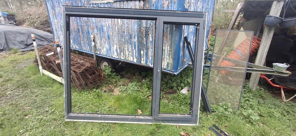 Cadre de fenêtre en aluminium, Enlèvement