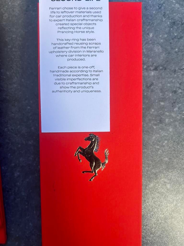 Porte-clés Ferrari original, Collections, Porte-clés, Enlèvement, Neuf