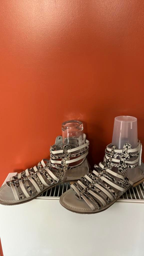 Zomerse sandalen slangenmotief maat 39, Ophalen of Verzenden, Gedragen