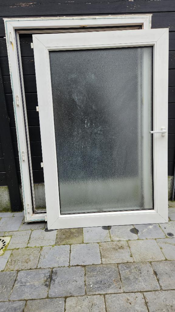 fenêtre en PVC blanc avec verre dépoli, Double vitrage, 120 à 160 cm, Fenêtre de façade ou Vitre, Enlèvement