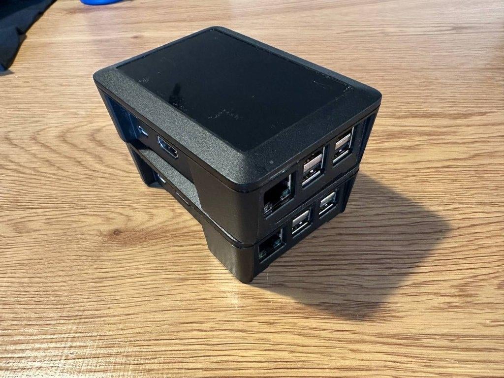 Raspberry Pi 3 met case - GEBRUIKT (2 stuks beschikbaar), Enlèvement ou Envoi, Utilisé