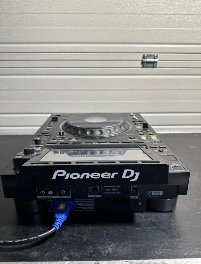 Pro AV-veiling audio, licht & geluid (5/04 - 12/04), Elektronische apparatuur, Overige elektronische apparatuur, Ophalen, Gebruikt