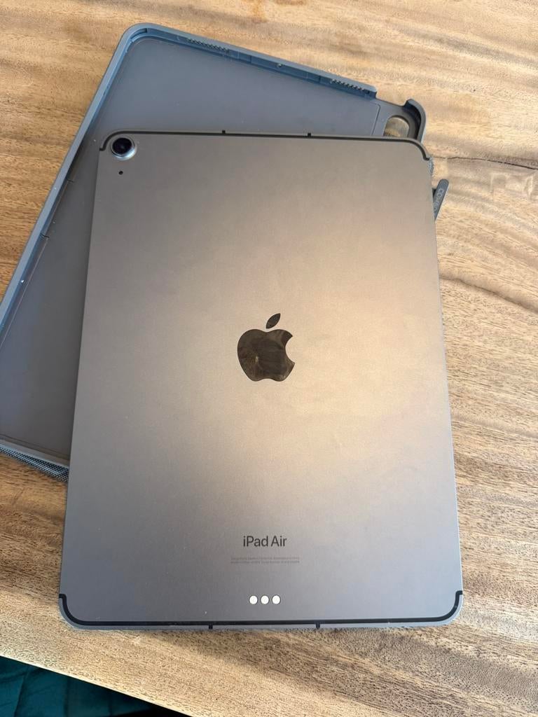 Apple ipad air 5g cellular 5th gen, Informatique & Logiciels, Apple iPad Tablettes, Gris, Apple iPad, 11 pouces, Comme neuf